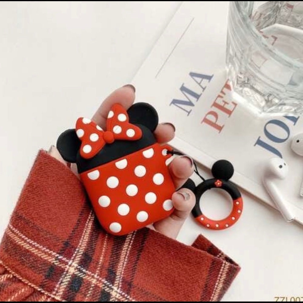 Minnie Mouse airpod charging case cover